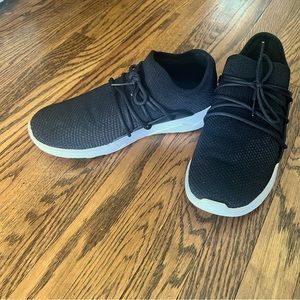 Women’s Vessi Waterproof Sneakers size 10